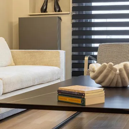 Iconic Salonica Seafront Apartment *