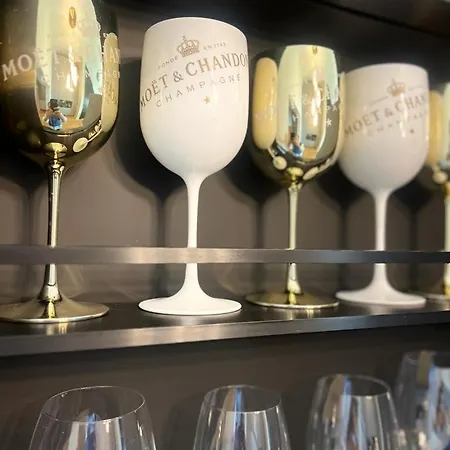 Апартаменты Iconic Salonica Seafront Салоники