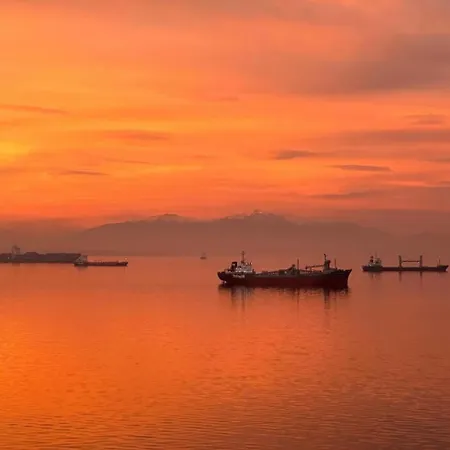 Iconic Salonica Seafront Apartment *