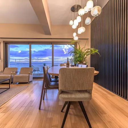 Iconic Salonica Seafront Apartment *