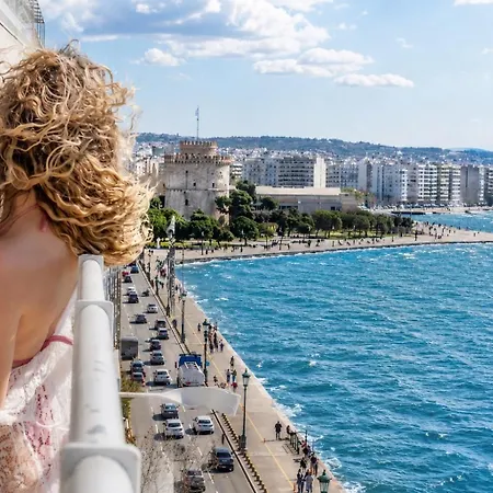 Iconic Salonica Seafront شقة