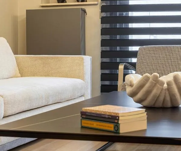 Iconic Salonica Seafront Apartment *