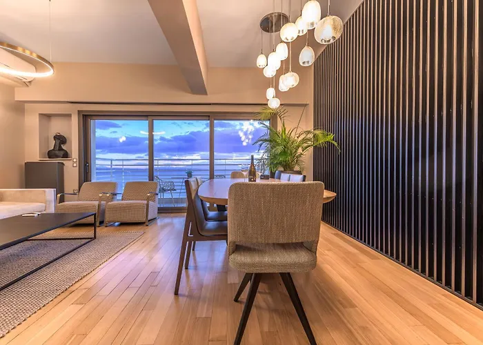 Iconic Salonica Seafront Apartment *