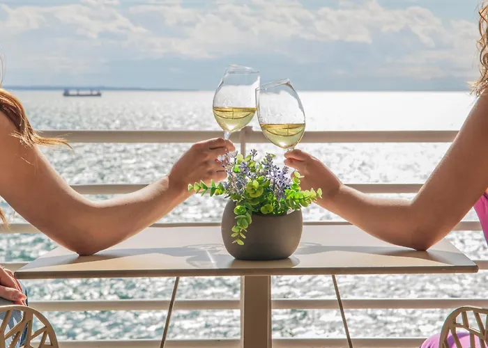 Iconic Salonica Seafront Appartement